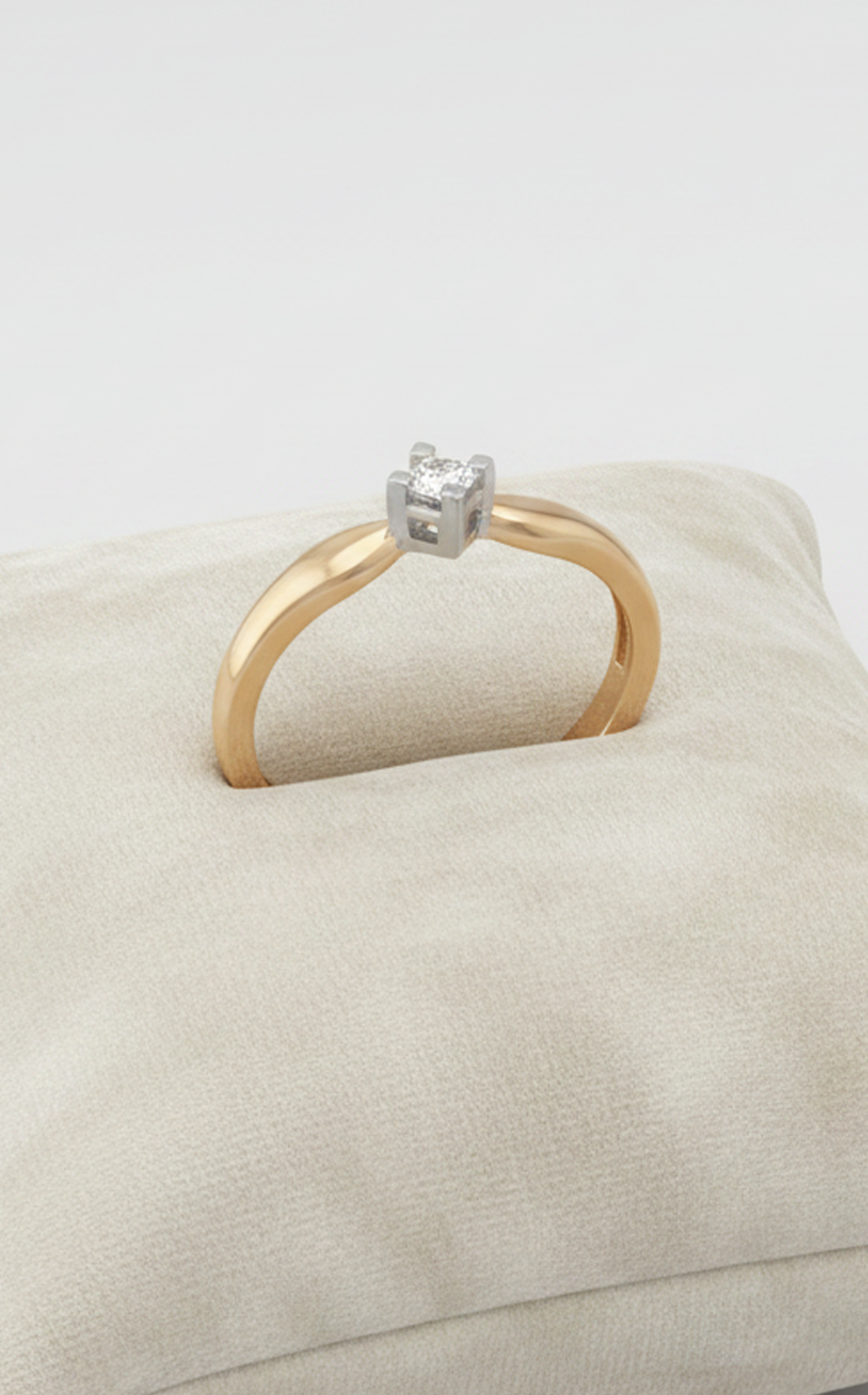 Rose Gold Petite Diamond Ring